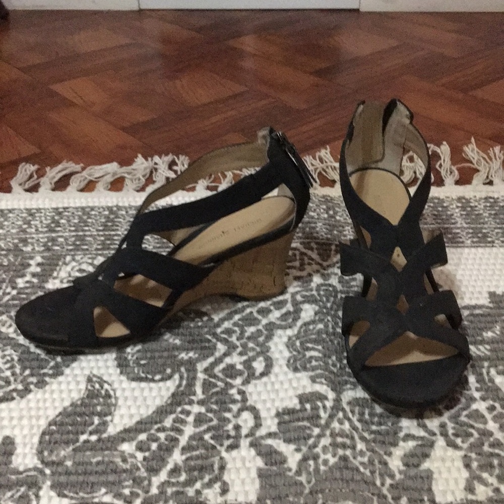 👡 - Picture 2 of 3